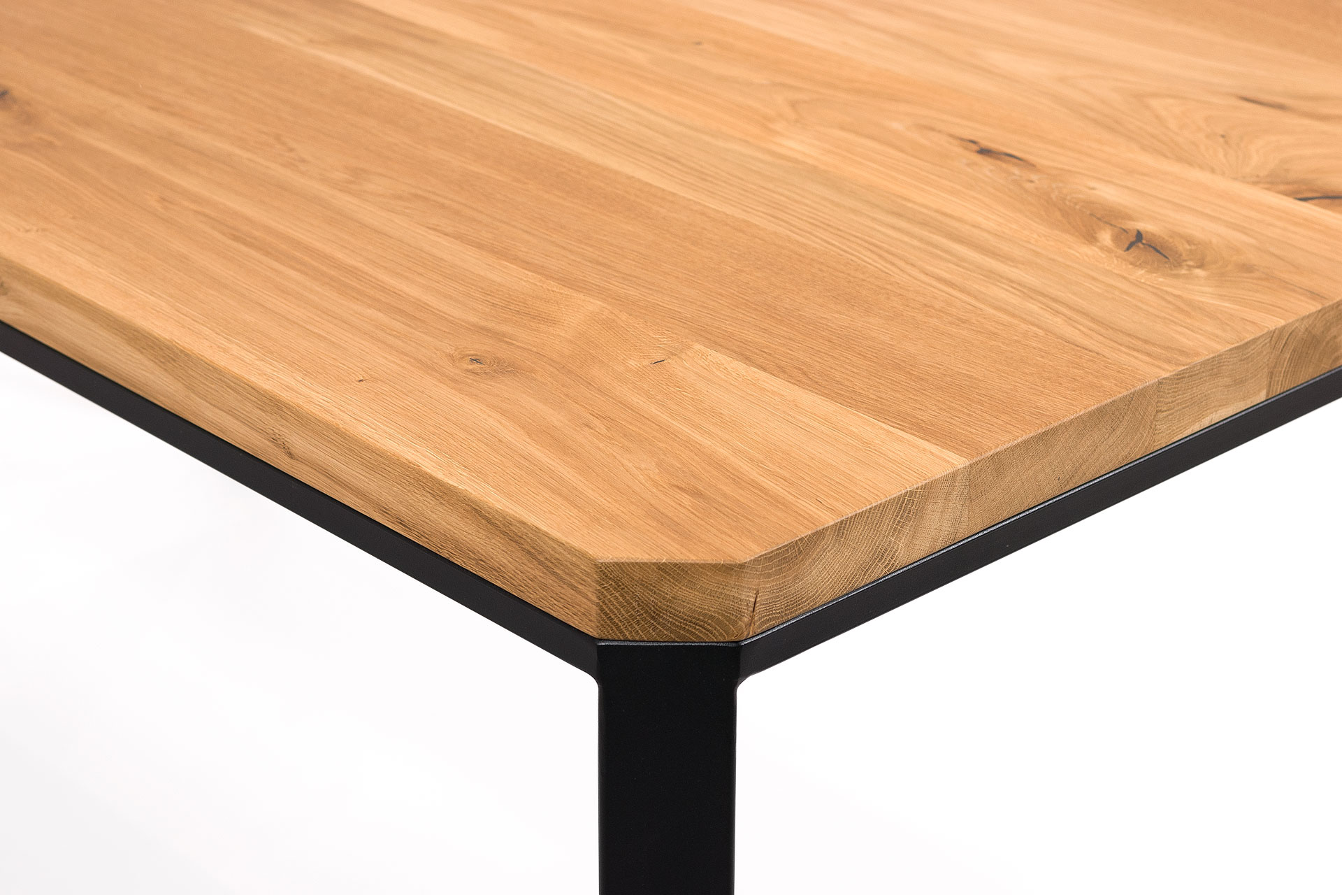 Stół z drewna Mart